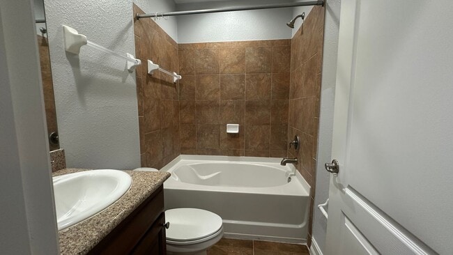 Building Photo - 3720 Messina Dr