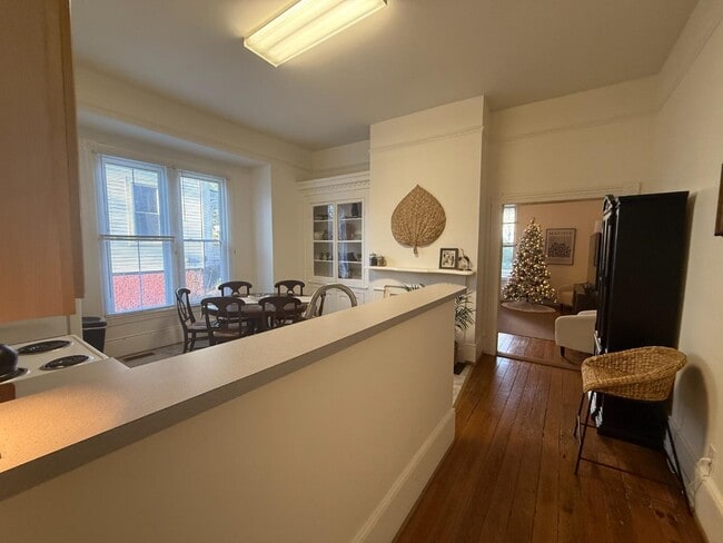 Building Photo - 605 Harrison St