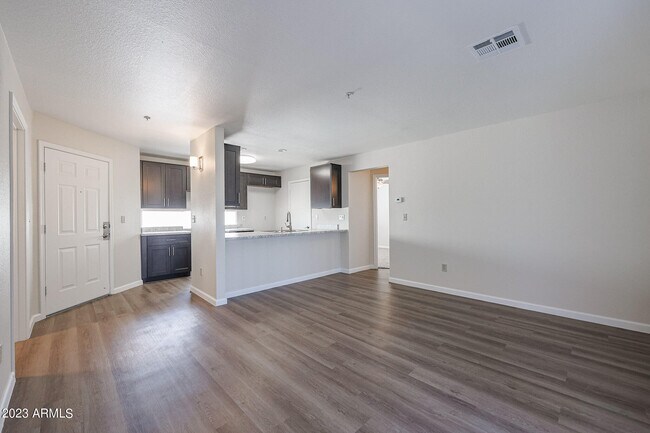 Building Photo - 16033 N 25th St