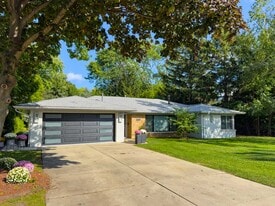 Building Photo - 6609 N Kenton Ave