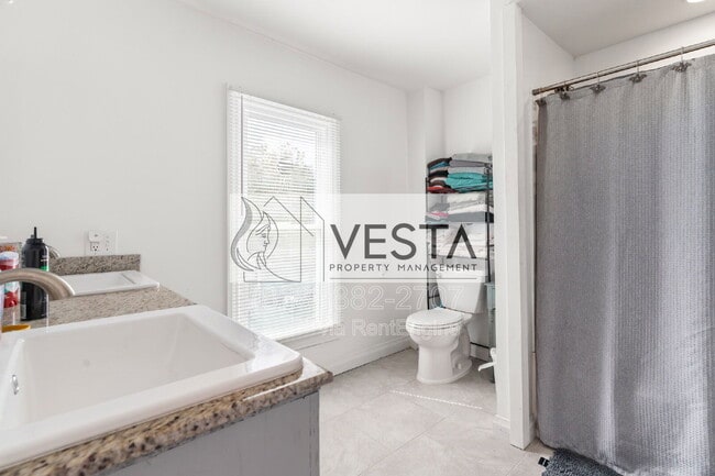 Building Photo - 241 N Main St