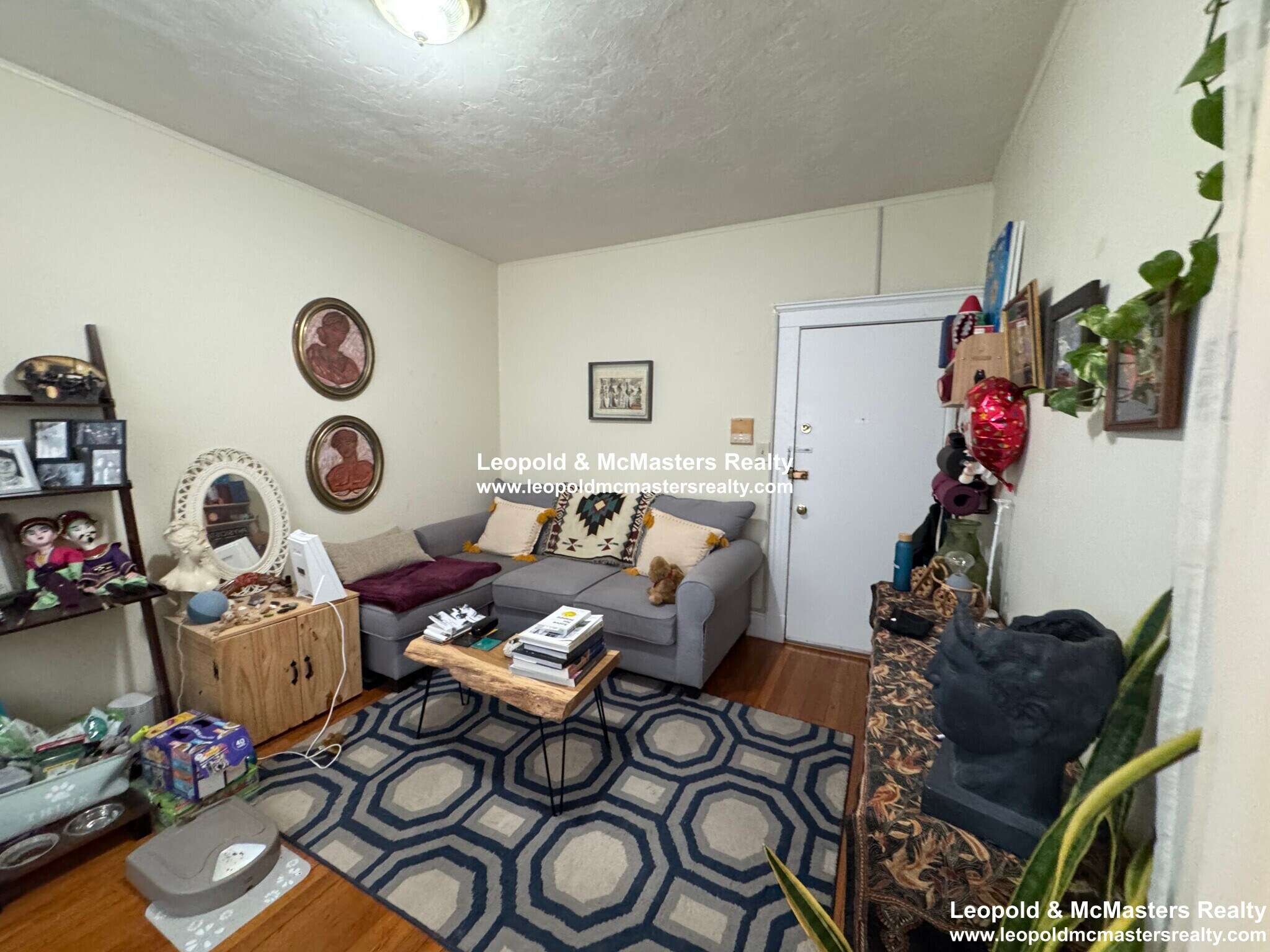 Building Photo - 156 Kelton St