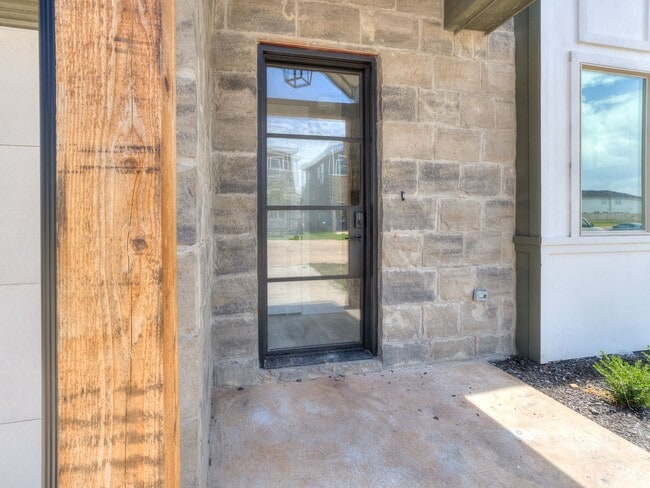 Building Photo - Beautiful New Construction Home in Edmond/...