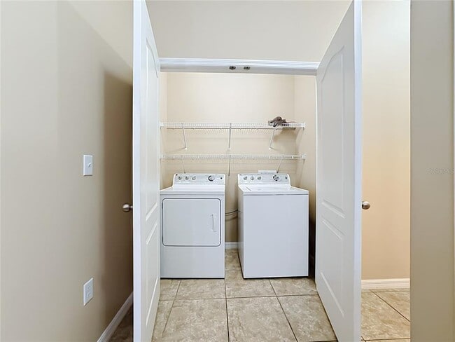 Building Photo - 7434 Surrey Pines Dr