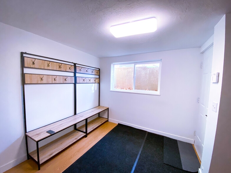 Building Photo - 4532 S Briarcreek Dr