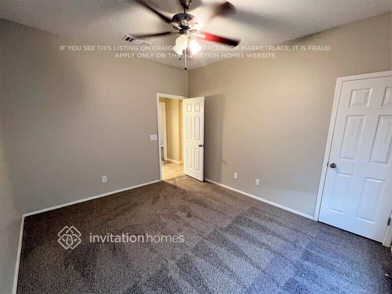 Building Photo - 655 E Renegade Pl