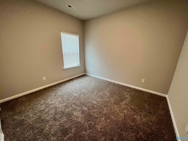 Building Photo - 14992 Westmeade Ln