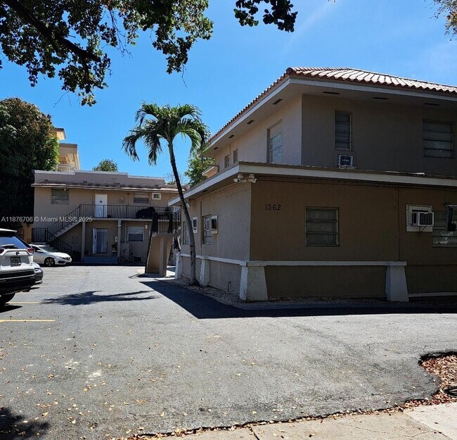 Primary Photo - 1362 SW 2nd St