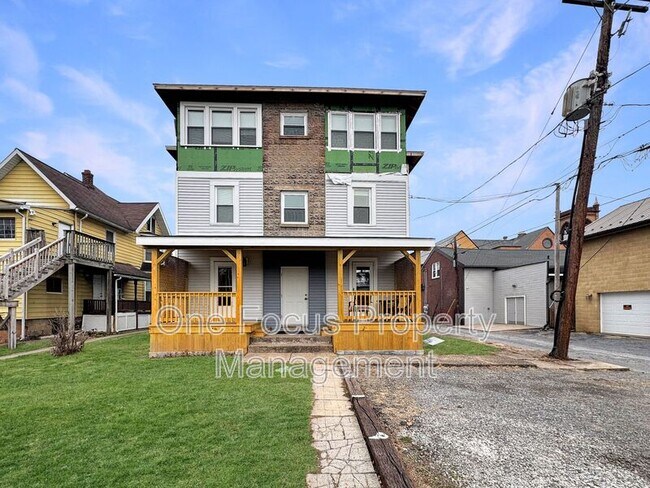 Building Photo - 2205 West Fourth Street