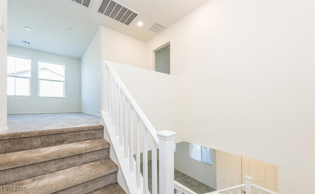 Building Photo - 2887 Starling Summit St