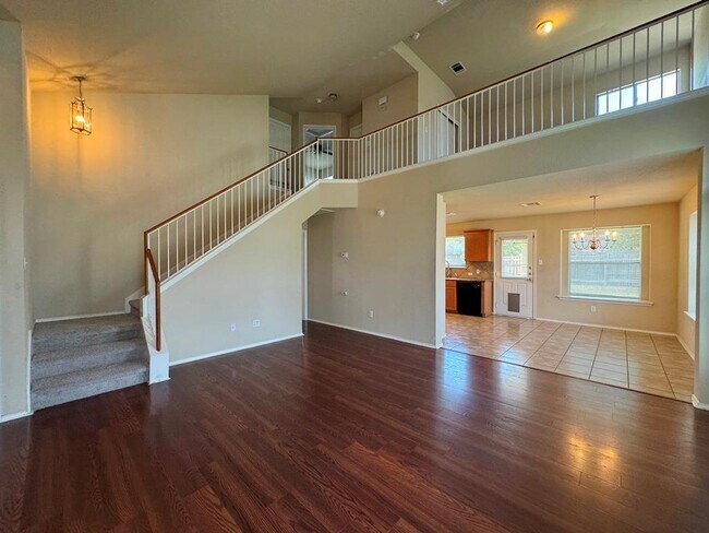Building Photo - 1005 Gentry Dr