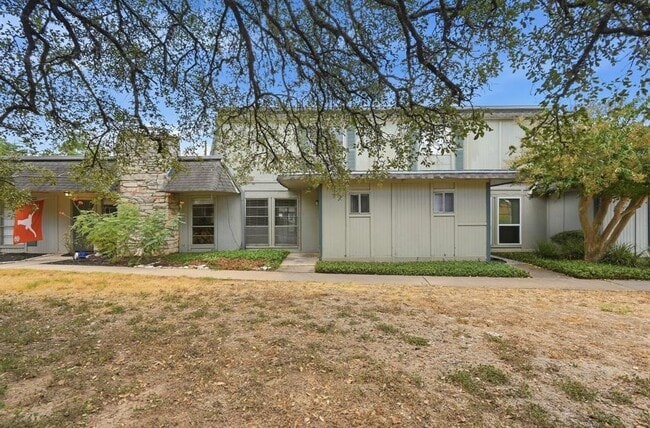 Building Photo - 807 Castle Ridge Rd