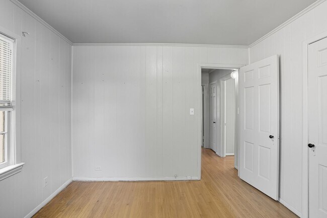 Building Photo - Charming 3-Bedroom Near Brookside & The Ga...