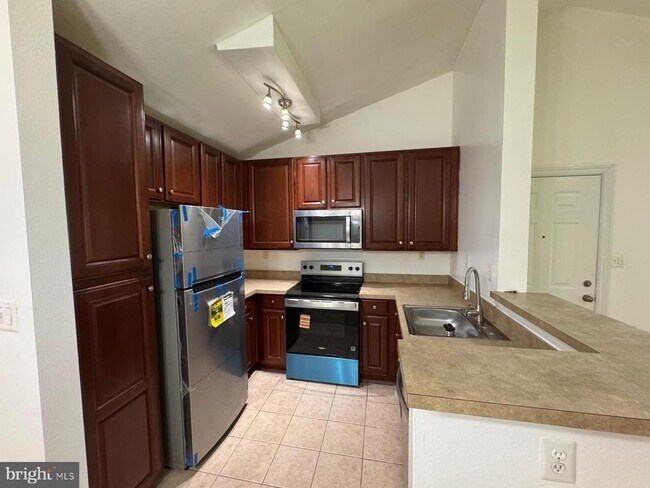 Building Photo - 18518 Boysenberry Dr