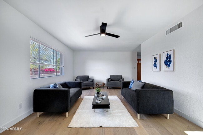 Building Photo - 2514 N 60th Pl