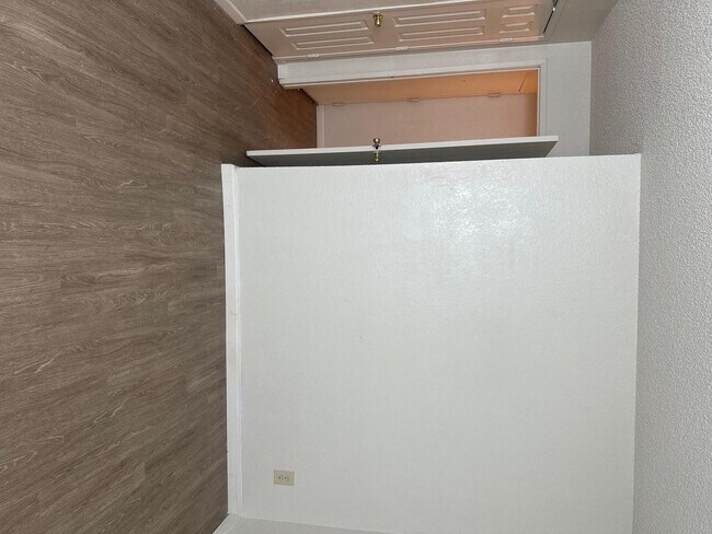 Building Photo - Clear Acre Condo