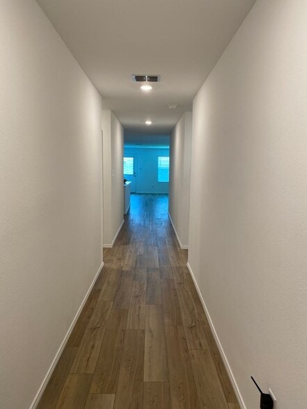 Building Photo - 5501 Lavender Dr