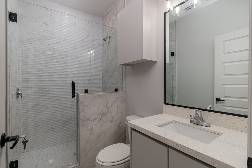 Building Photo - 1007 Hidden Hills St