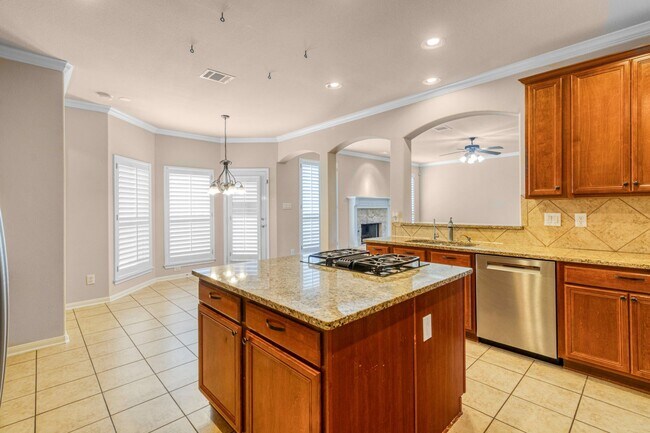 Building Photo - 8707 Roswell Ridge