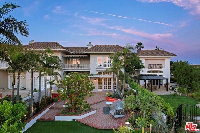 Building Photo - 2305 Canyonback Rd