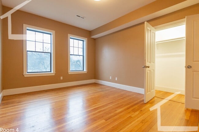 Building Photo - Worth the Walk! Gorgeous 4bd/2bath in Brookline