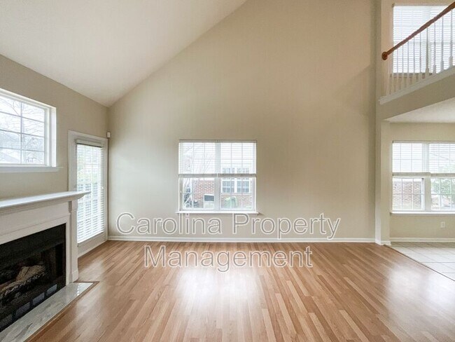 Building Photo - 217 Arlington Downs Blvd