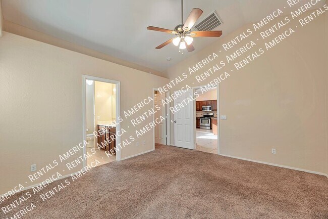 Building Photo - 1311 E Elm Rd