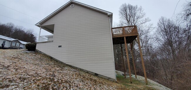 Building Photo - 172 Beth Ln