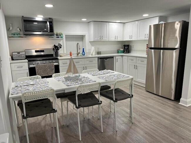 Building Photo - 3 S Richards Ave