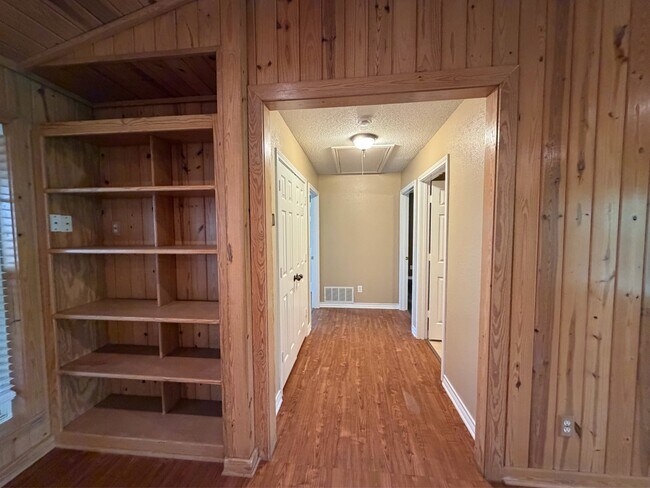 Building Photo - 261 County Rd