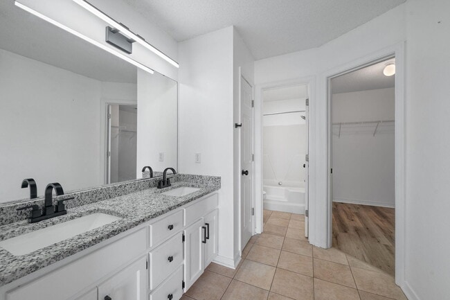 Building Photo - 422 Pristine Water Ln