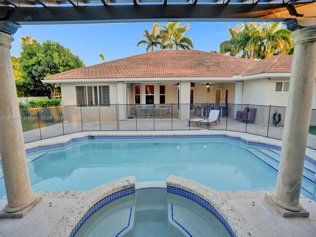 Building Photo - 12401 SW 77th St