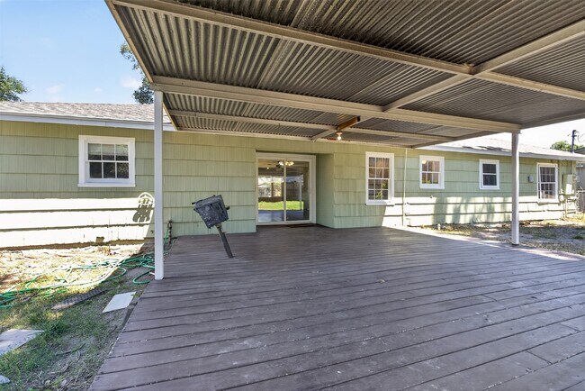 Building Photo - 1409 Wycliffe Dr
