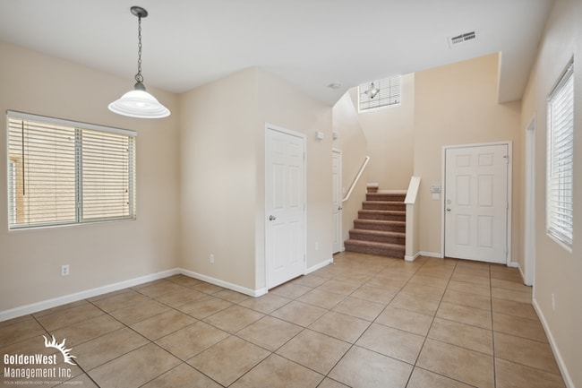 Building Photo - Charming Two-Story 3Bdm 2.5Ba Home in North Las Vegas!