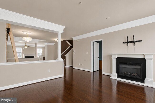 Building Photo - 703 Skippers Ln