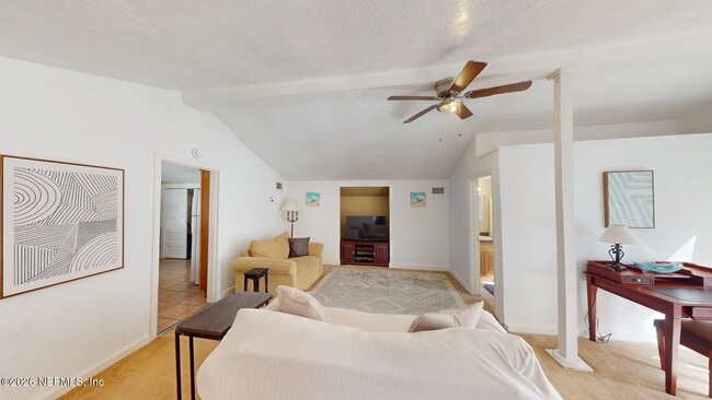 Building Photo - 231 W 10th St