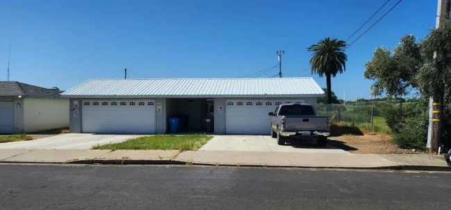 Building Photo - 177 Oroview Dr