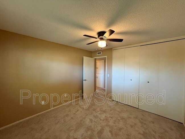 Building Photo - 320 E Granada Way