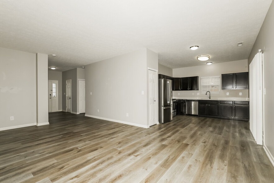 Building Photo - 2232 Schoolmarm Dr