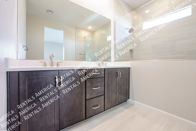 Building Photo - Desirable Community of Arabella