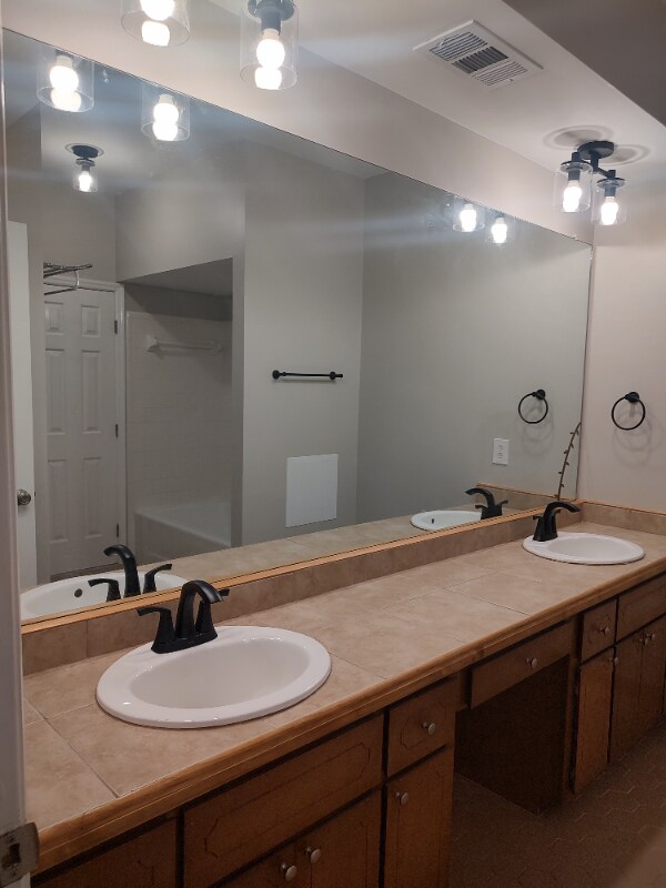 Building Photo - 304 Holly Hill Rd