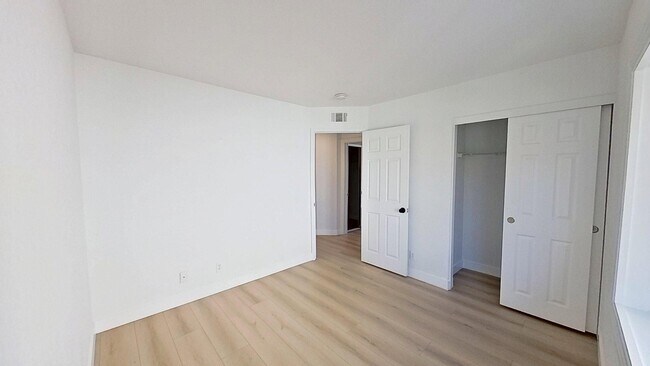 Building Photo - 5752 Centerstone Ct