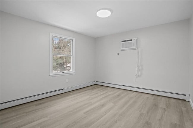 Building Photo - 164 Fruit Hill Ave