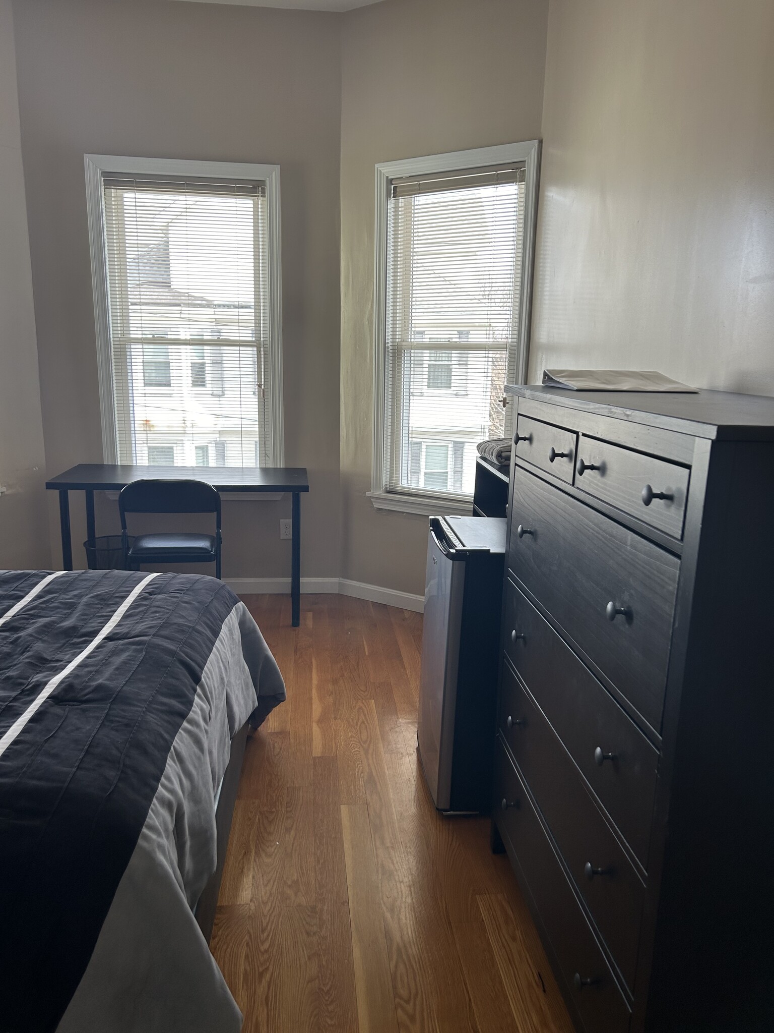 Building Photo - 49 Mozart St