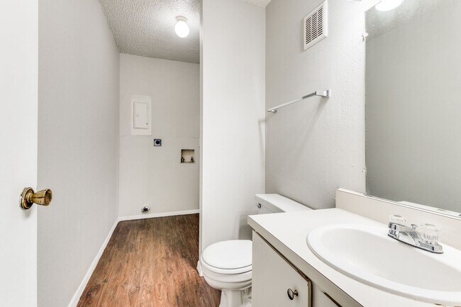 Building Photo - A Walnut Hill Wonder Townhome!