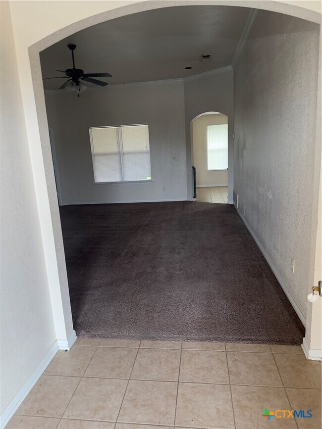 Building Photo - 700 Aries Ave