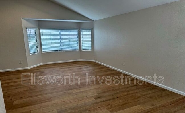 Building Photo - 10986 Elderwood Rd