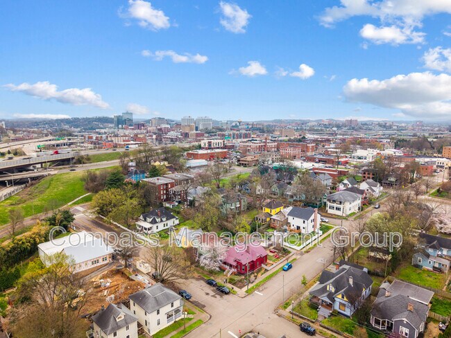 Building Photo - 625 Luttrell St