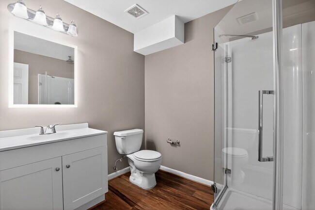 Building Photo - 46483 Rosewood Dr