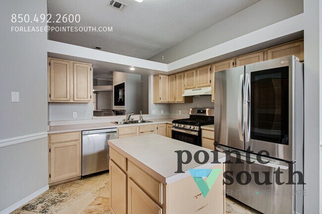 Building Photo - 404 Ridge Wood Cir